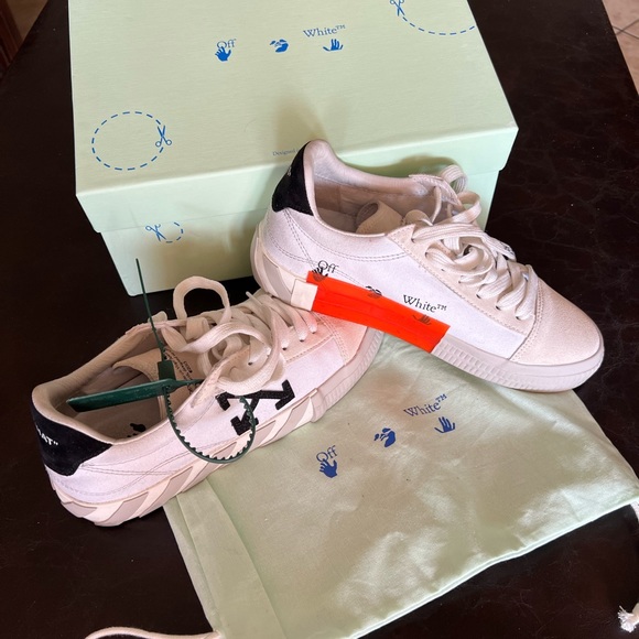 Off-White Lady’s Sneakers Size 9